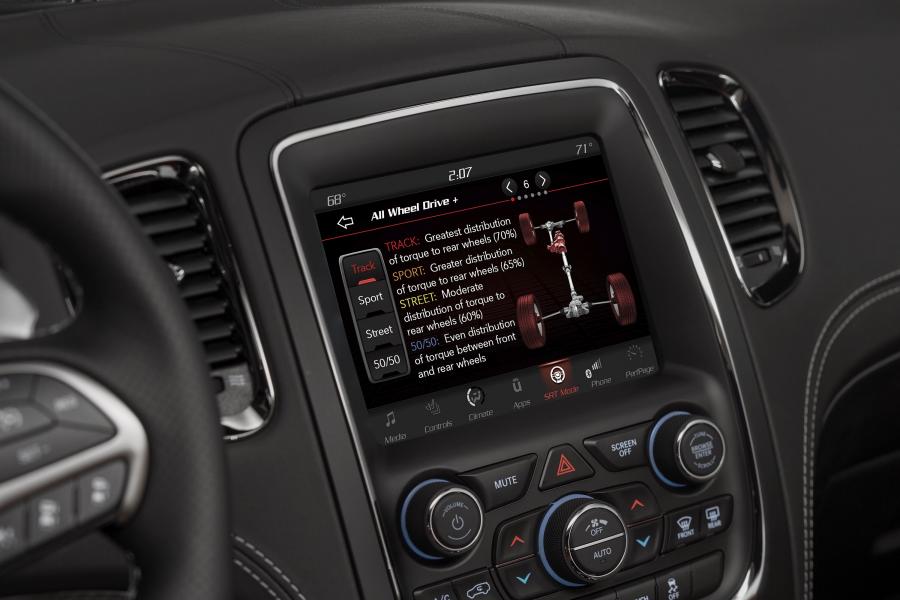 Детали интерьера Dodge Durango SRT (WD) 2017 года  (фото 92 из 100)